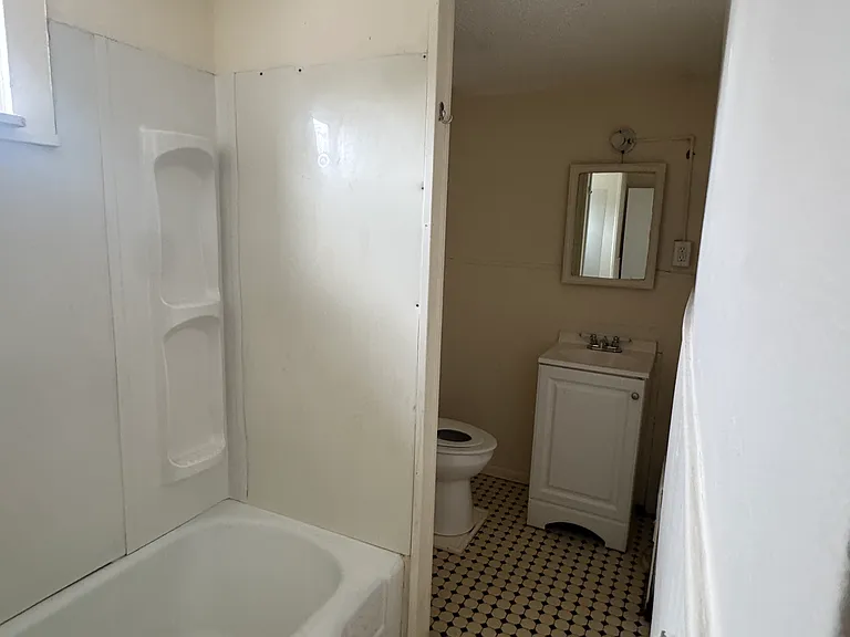 1502-1504 Clifford Ave #UP — Photo 6
