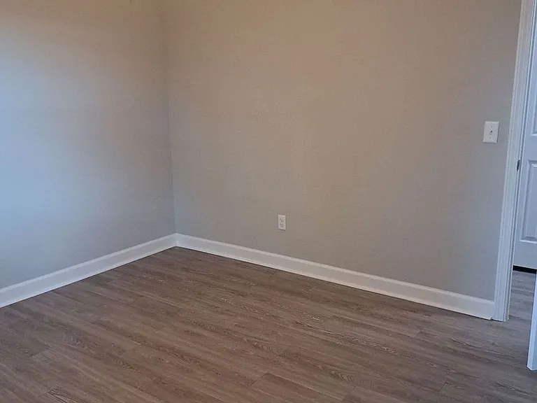 5921 Howard Rd — Photo 18