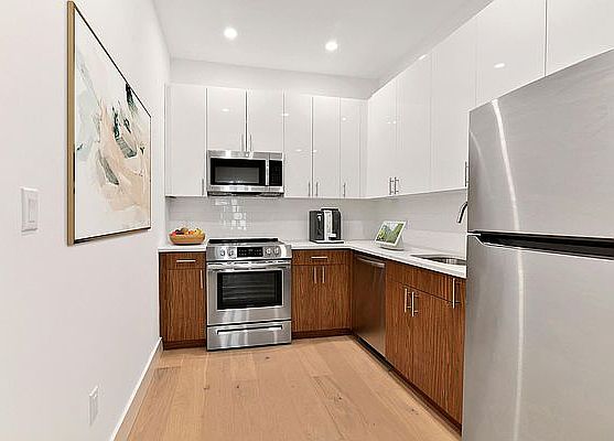2nd image of 233 E 5th St #10
