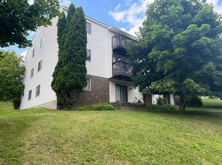 1711 E 1st St APT 301, Duluth, MN 55812