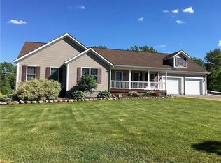 5393 Holley Byron Rd, Holley, NY 14470