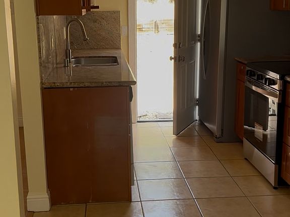 5th image of 2592 Santa Barbara Dr