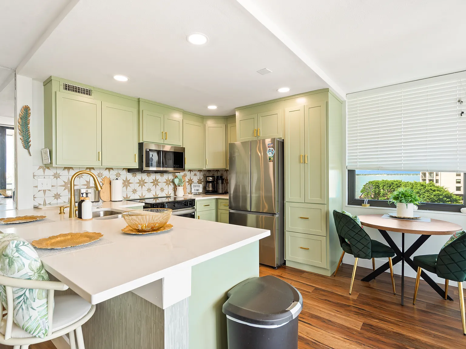 6180 Sun Blvd — Photo 1