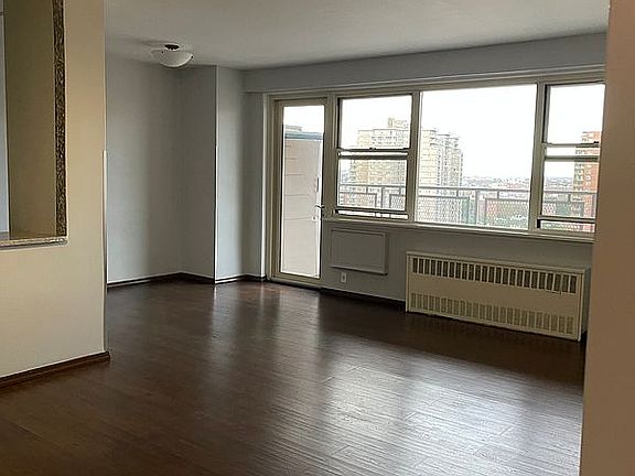 4th image of 2928 W 5th St #17H