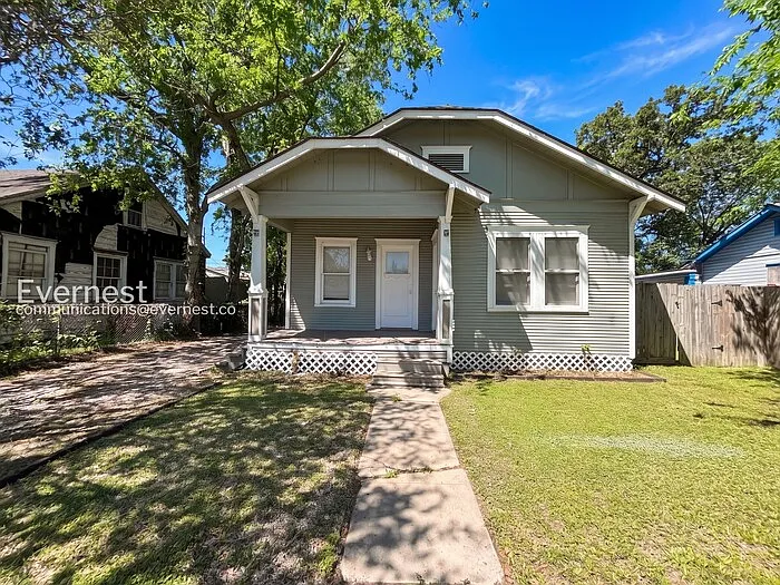 1007 Archer St — Photo 1