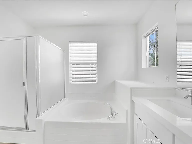24 Periwinkle — Photo 12