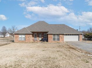 6214 Military Rd, Lavaca, AR 72941