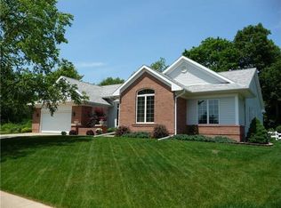 5416 Oak Creek Dr NE, Cedar Rapids, IA 52411