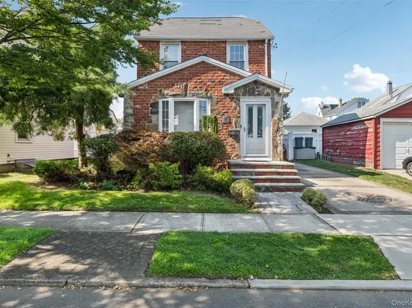 85 Princeton Street, Williston Park, NY 11596
