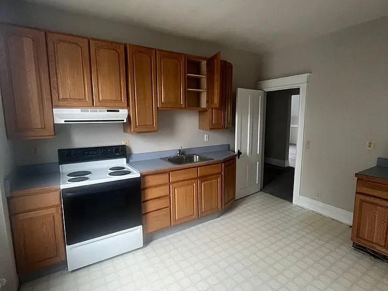 293 Dartmouth St — Photo 19