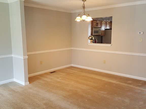 3rd image of 4106 Hampstead Ln