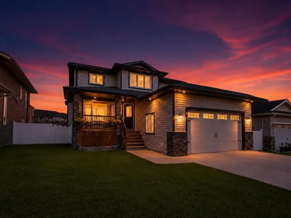 17 S Coachill St, Blackfalds, AB T4M 0A9