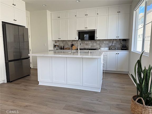 3rd image of 541 Jasper St