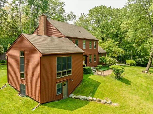 2694 Wayside Dr, Ann Arbor, MI 48103