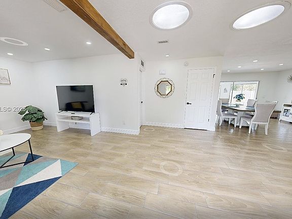 4th image of 8622 Baylor Cir