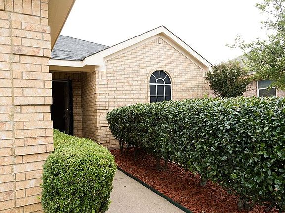 4th image of 2905 Vicksburg Ln