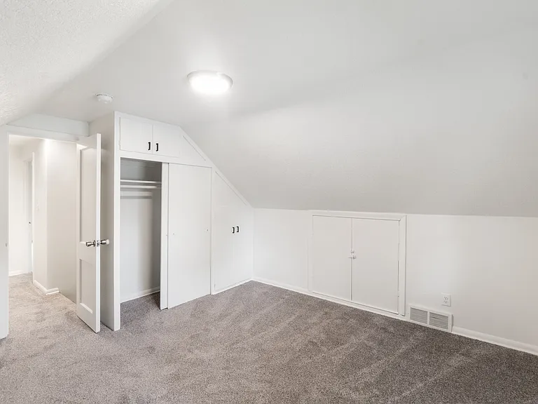 105 Sunset St — Photo 15