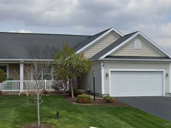 3778 Pegasus Cir, Syracuse, NY 13209