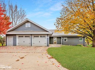 1642 Club View Dr, Hampton, IA 50441