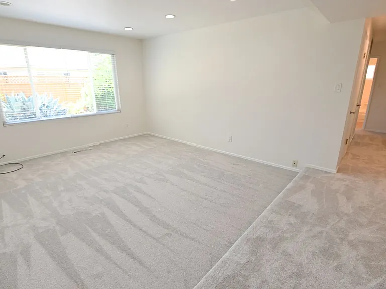 5659 Lathrop Dr — Photo 8