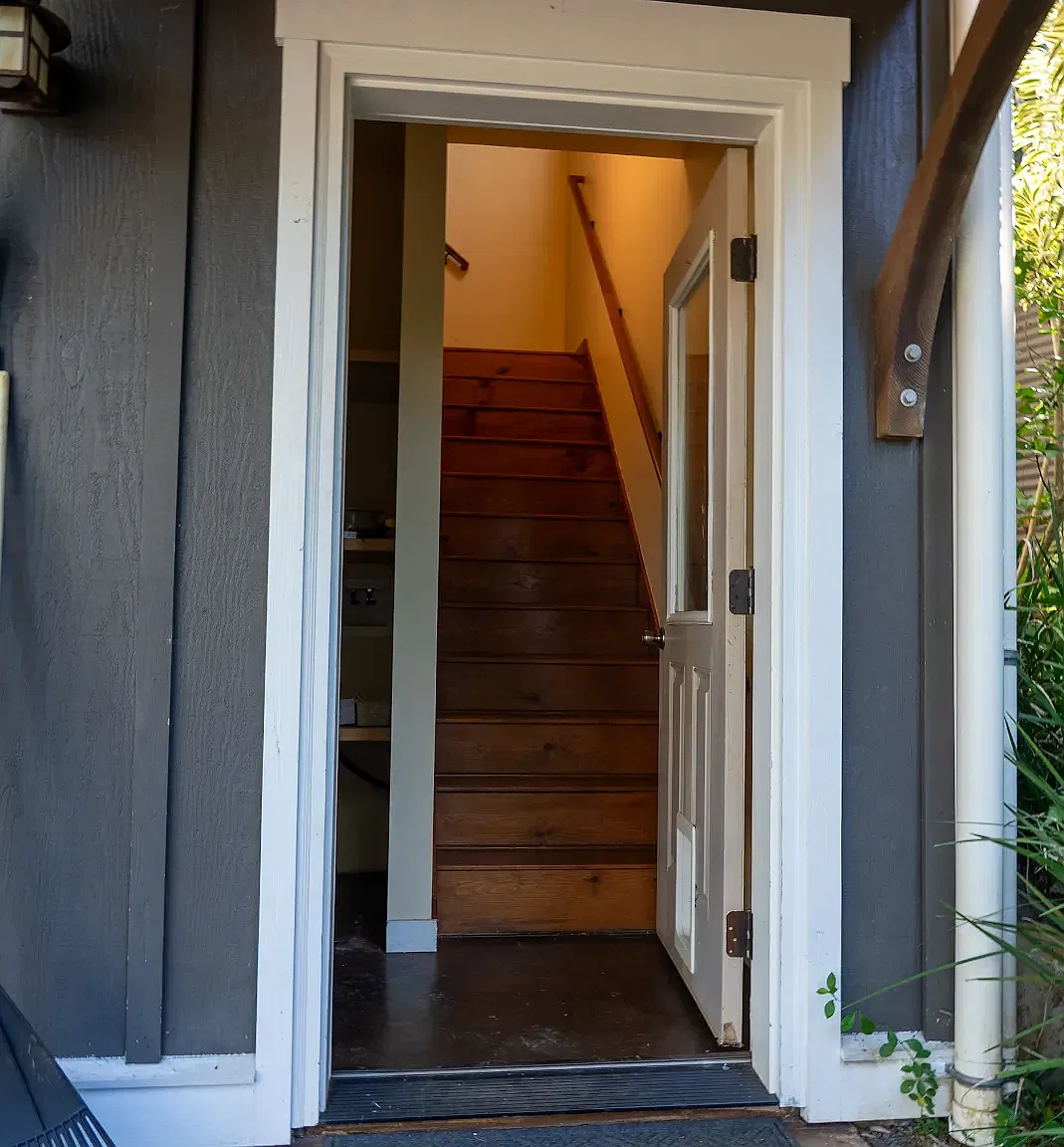 Studio, 720 sqft, $2,200 — Photo 2