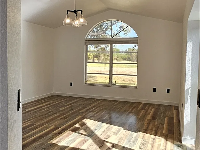 460 Rotonda Cir — Photo 14