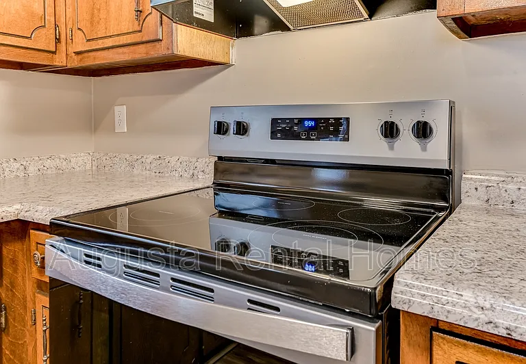 137 Chalet North Ct — Photo 13