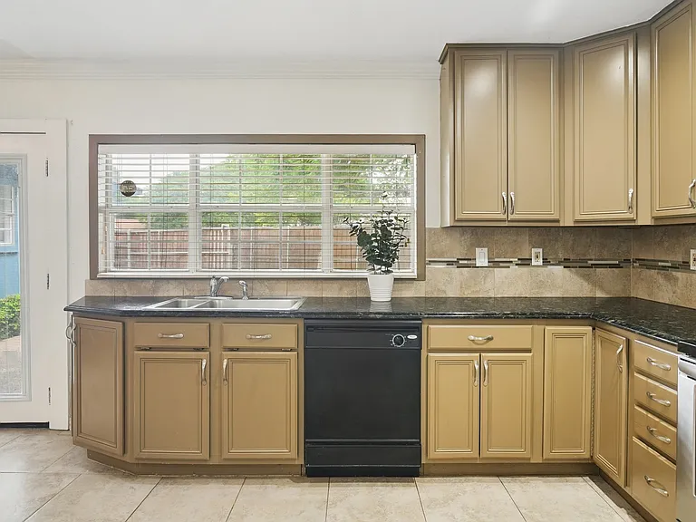 5161 Bartlett Dr — Photo 16
