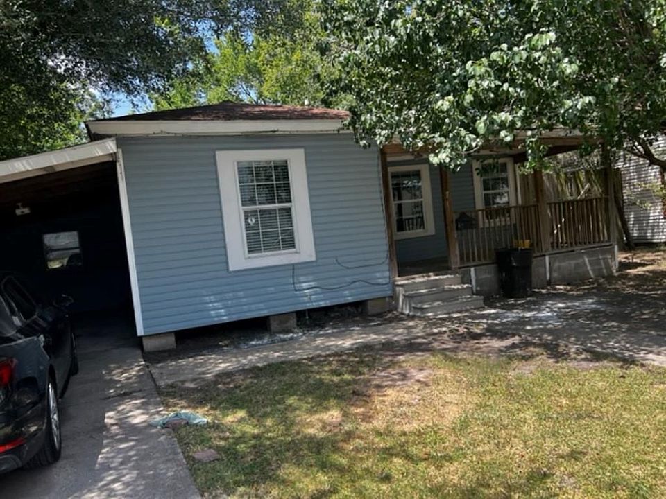 1st image of 2102 1st St