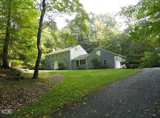 15 Sturges Rd, Newtown, CT 06470