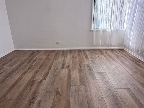 2nd image of 6234 De Longpre Ave APT 205