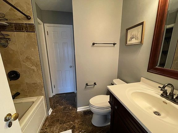 3rd image of 61 Westwood Sq