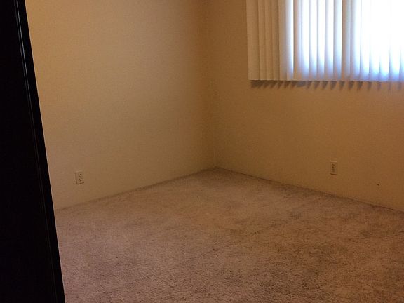 2nd image of 320 Lincoln St APT 4