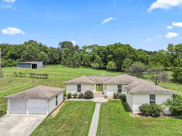 554 Briggs Rd, Dandridge, TN 37725