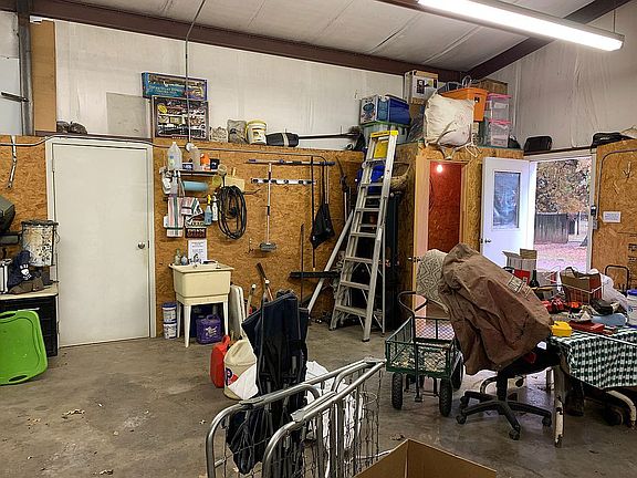 5th image of 22282 Blue Bird Ln