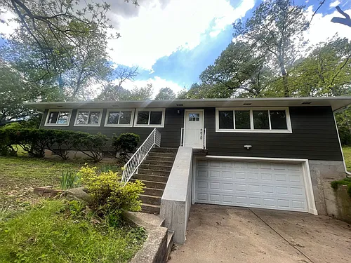 222 Valley St Photo 1