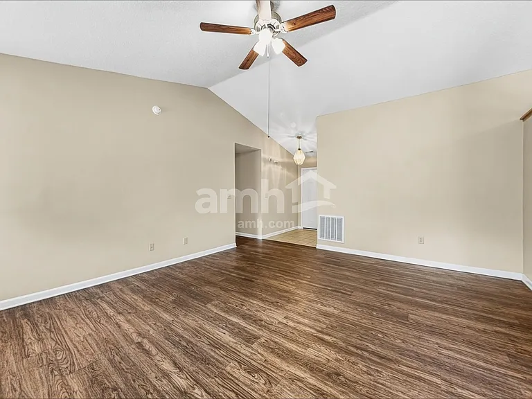 7315 Cordova Dr — Photo 6