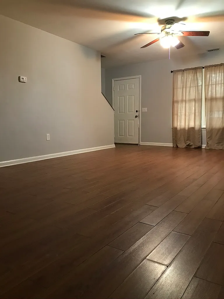 2 bed, 1.5 bath, 1120 sqft, $1,400 — Photo 3