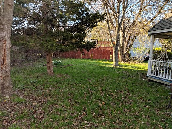 5th image of 932 Somerset Ave