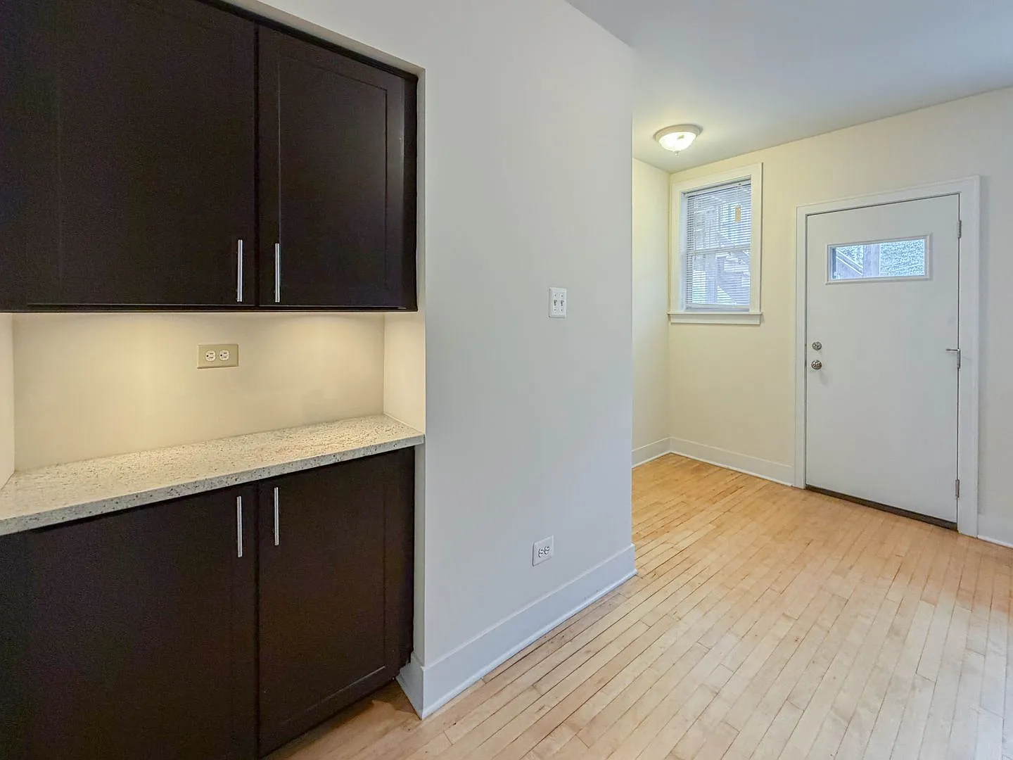 2 bed, 910 sqft, $2,595 — Photo 3