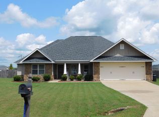 3 Farmboy Ct, Fort Mitchell, AL 36856