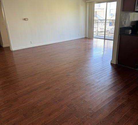 4th image of 1831 Camden Ave APT 4