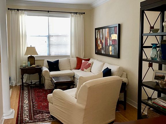 4th image of 290 NE 5th Ave APT 13