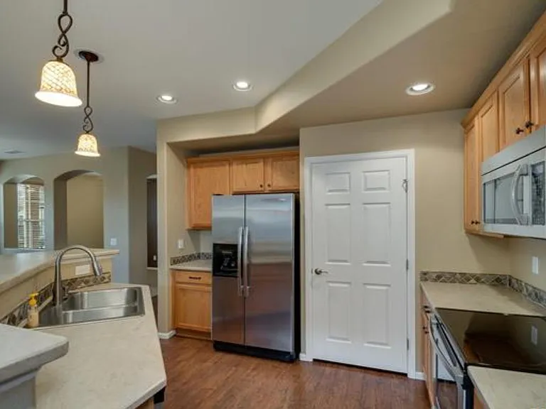 908 Rockhurst Dr #C — Photo 13
