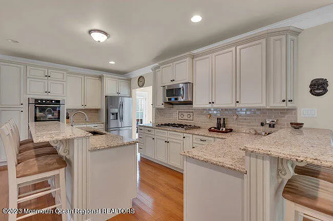 42 Pitney Ave — Photo 18
