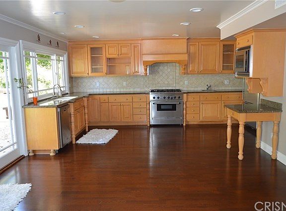 5th image of 6527 Madeline Cove Dr