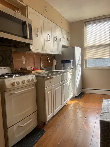 221 Sip Ave Photo 1