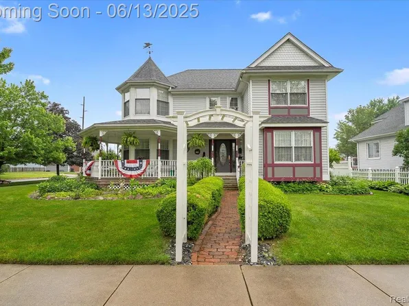 501 Plum St, Wyandotte, MI 48192