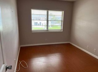 114 Salisbury E #E, West Palm Beach, FL 33417