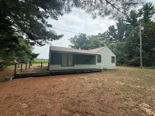 4048 Cloverville Rd, Fruitport, MI 49415